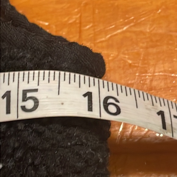 XS Old Navy black insulated sleeveless lined flared hem sweater vest jacket - Picture 12 of 14